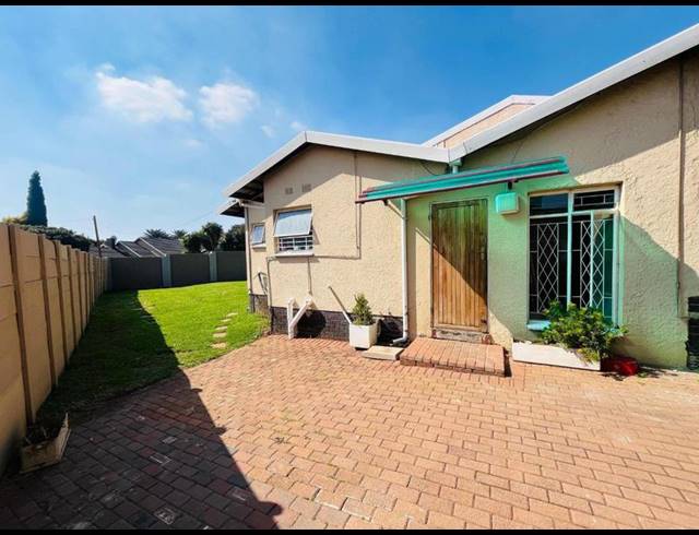 3 BEDROOM HOUSE FOR SALE IN CROYDON